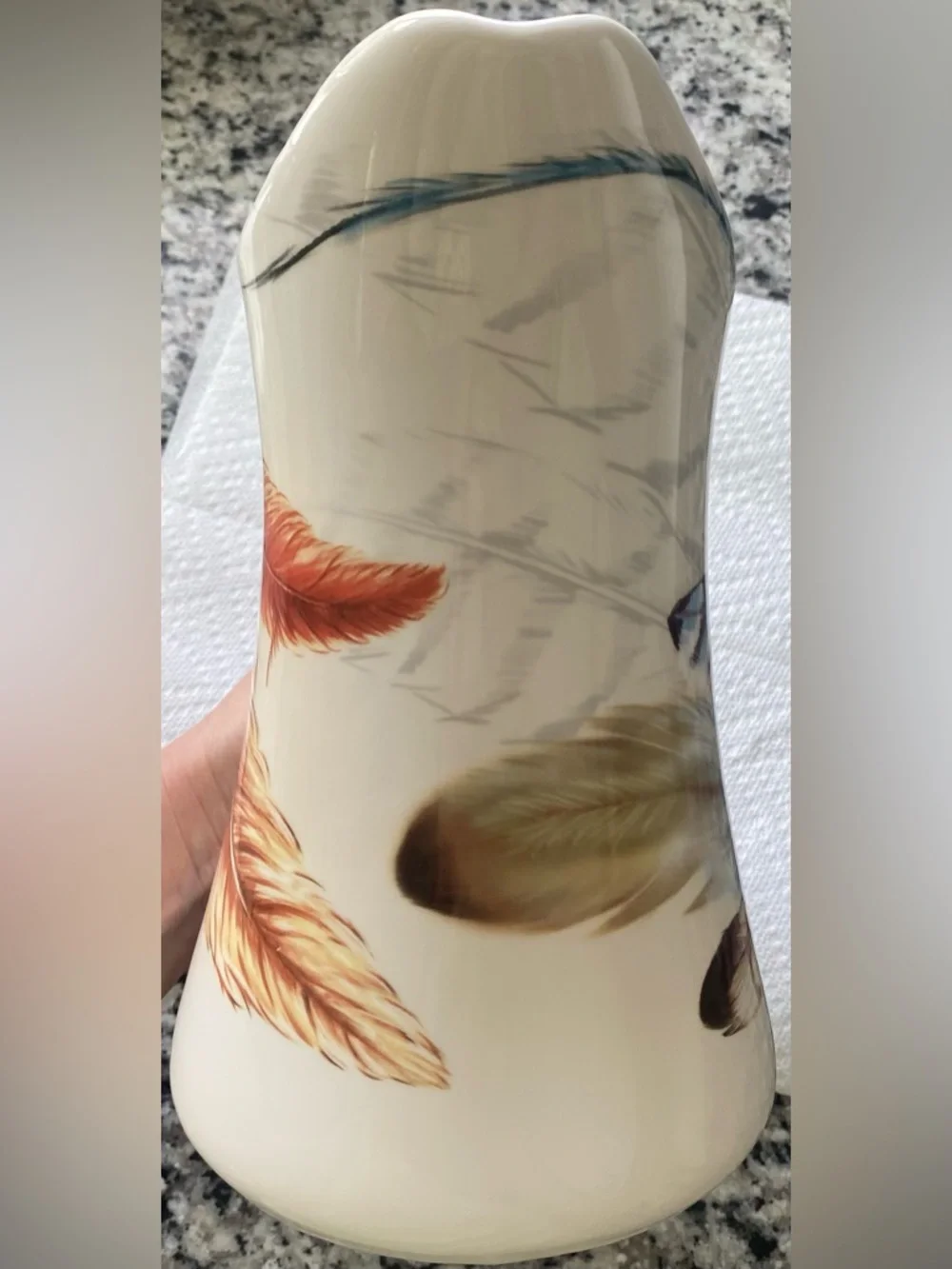 •NWOT•Pier 1 Imports Ironstone ‘FEATHER’ Large Ceramic Handled Water Pitcher